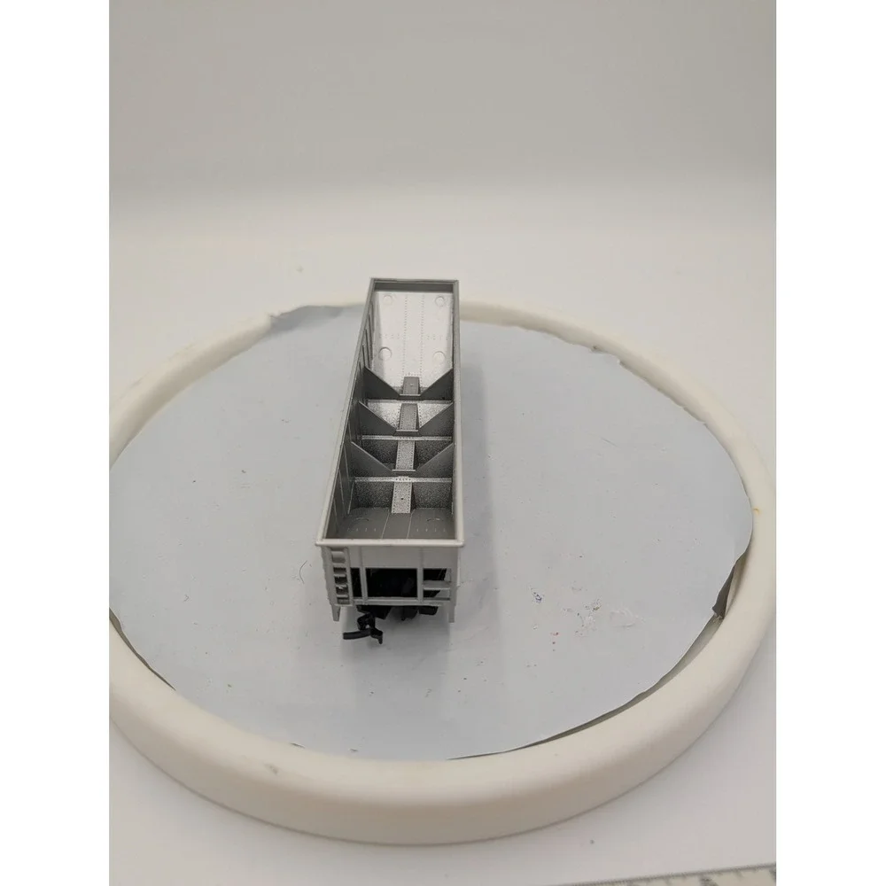 Virginian‎ Railway VGN 2610 HO Scale Triple Hopper Boxcar Silver Rolling Stock